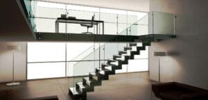 szklana barierka na schodach