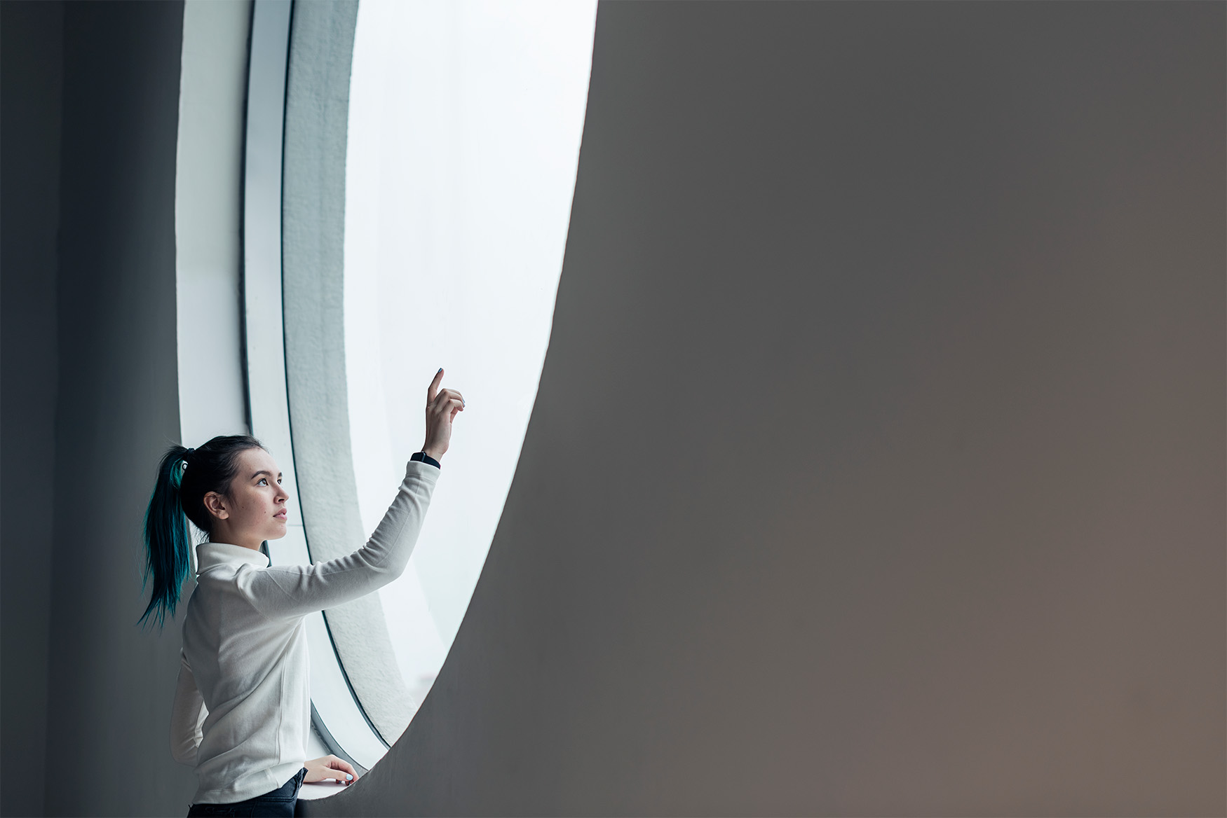 Psychologia architektury – jak szkło wpływa na nasze samopoczucie i produktywność